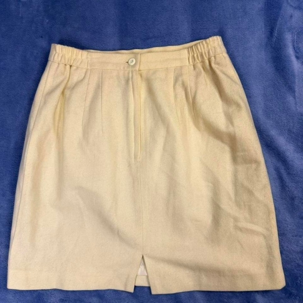Vintage worthington Cream pleated mini skirt with slit, 100% wool women Size: 10